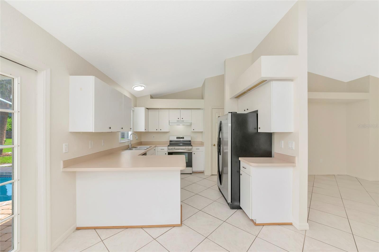 Image 21 of 52 For 5615 18th Avenue E