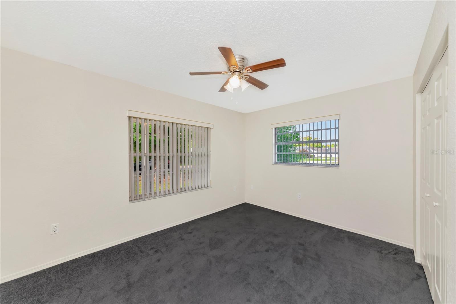 Image 26 of 52 For 5615 18th Avenue E