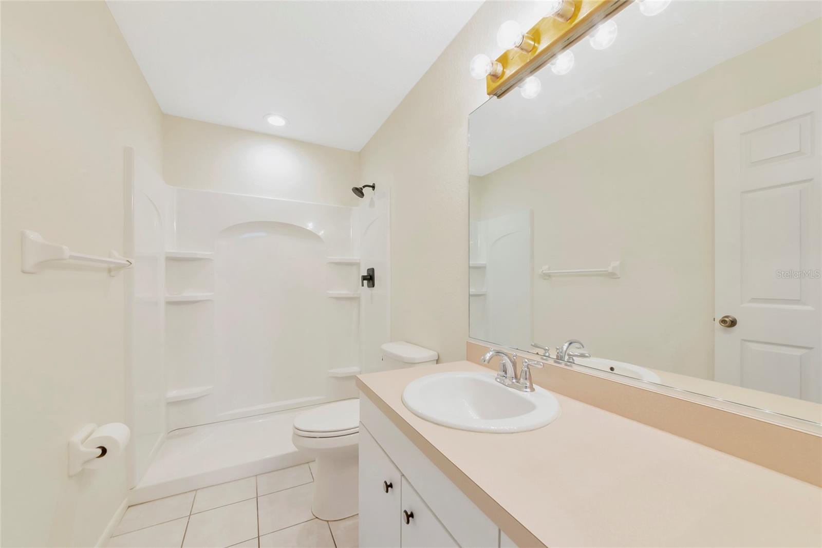 Image 29 of 52 For 5615 18th Avenue E