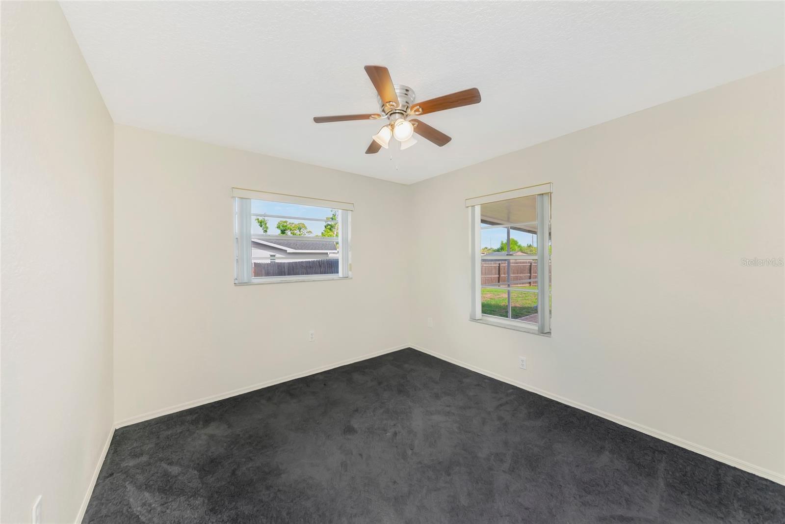 Image 30 of 52 For 5615 18th Avenue E