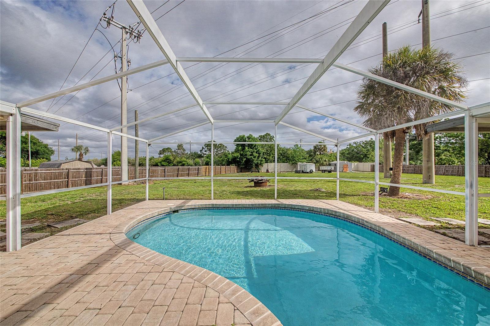 Image 36 of 52 For 5615 18th Avenue E