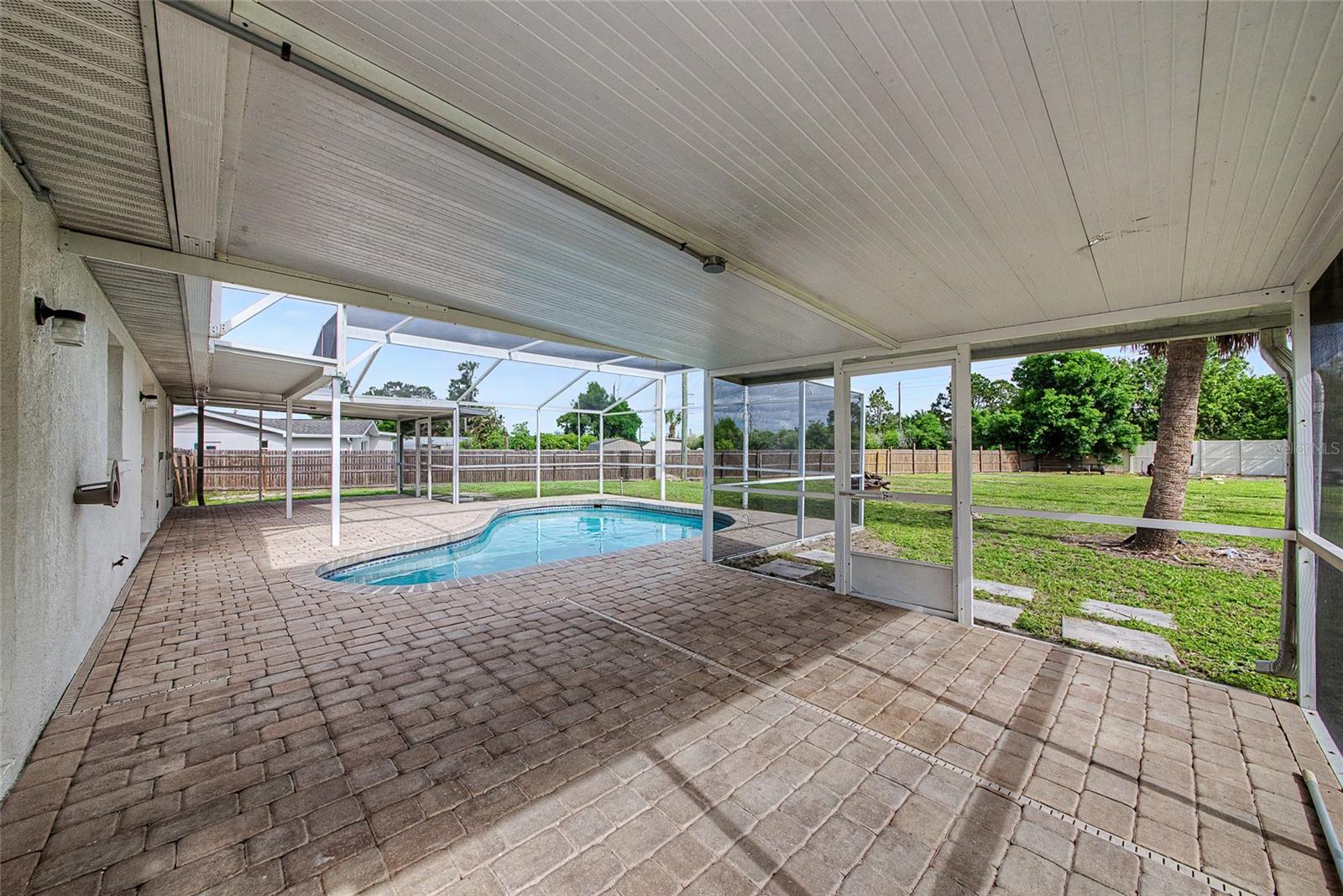 Image 40 of 52 For 5615 18th Avenue E