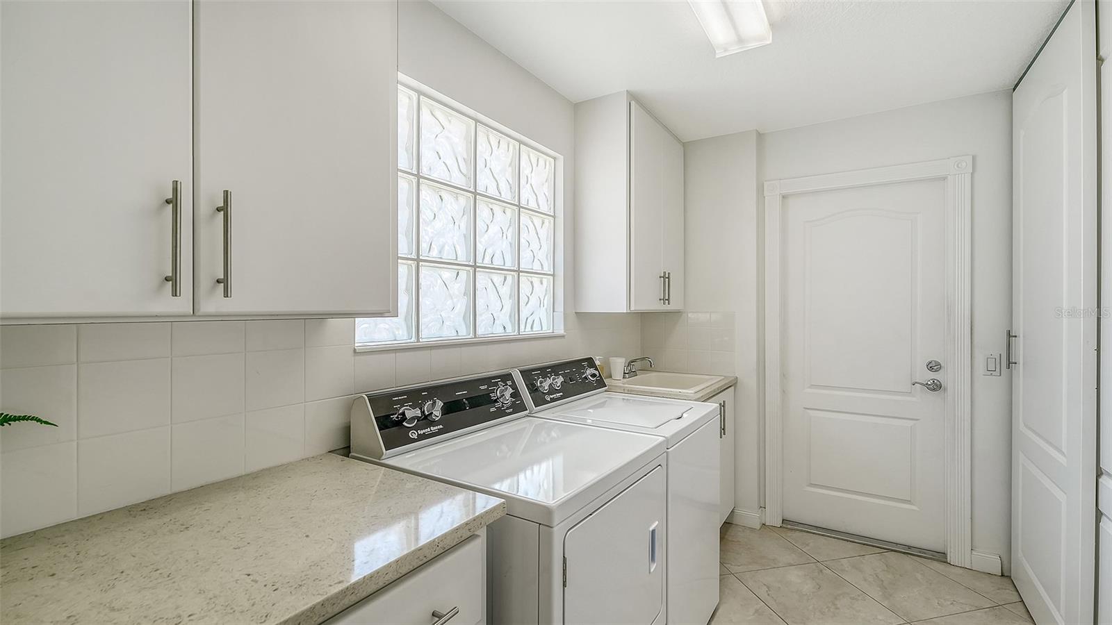 Image 30 of 82 For 5867 Helicon Place