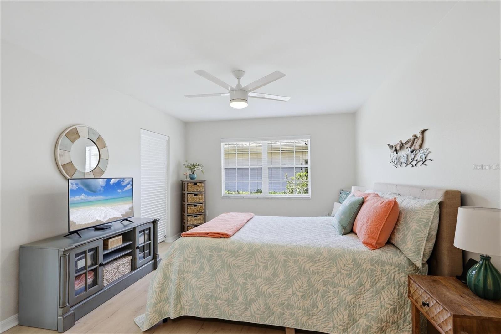 Image 24 of 45 For 6401 Approach Road 32