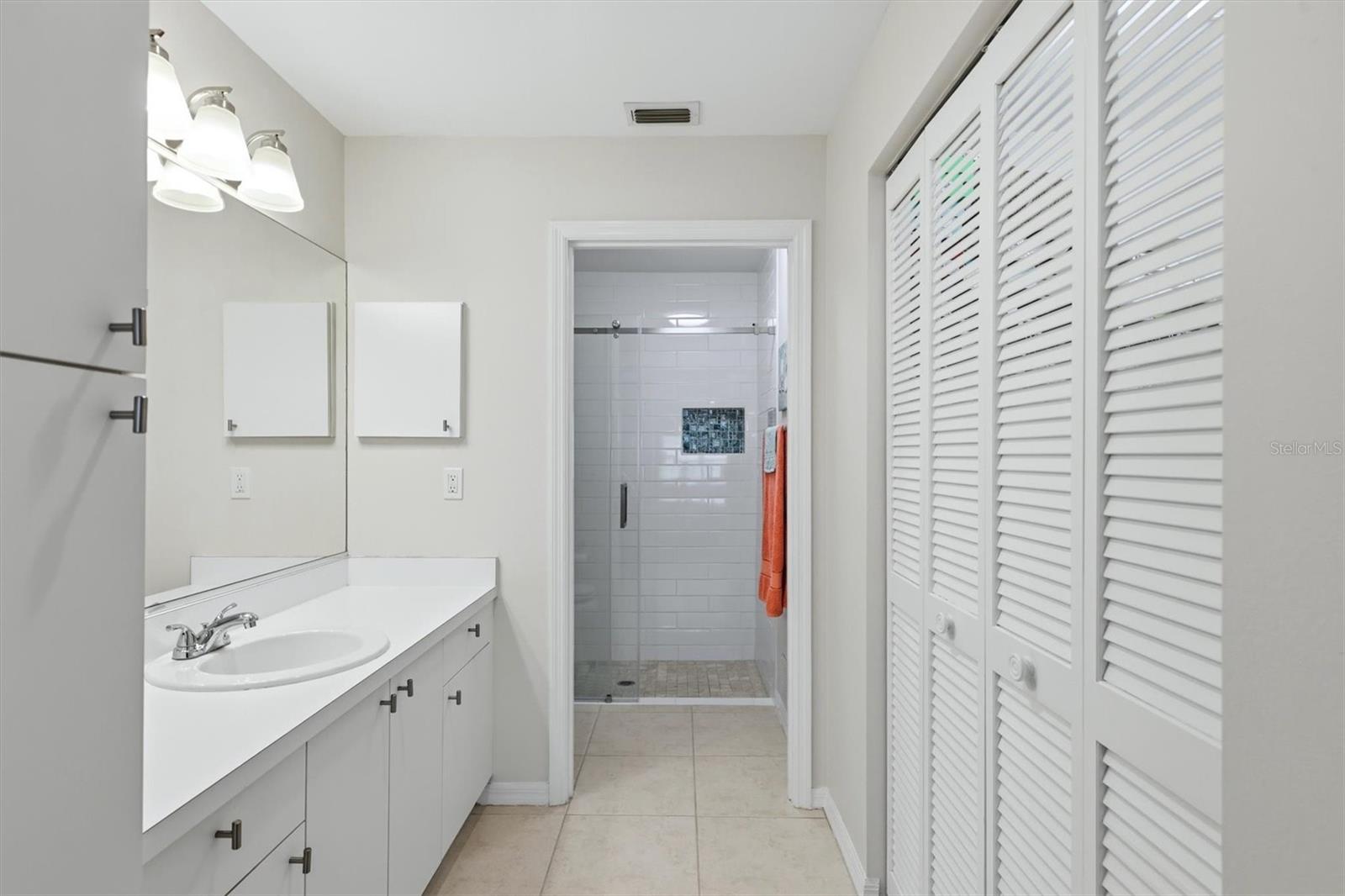 Image 25 of 45 For 6401 Approach Road 32