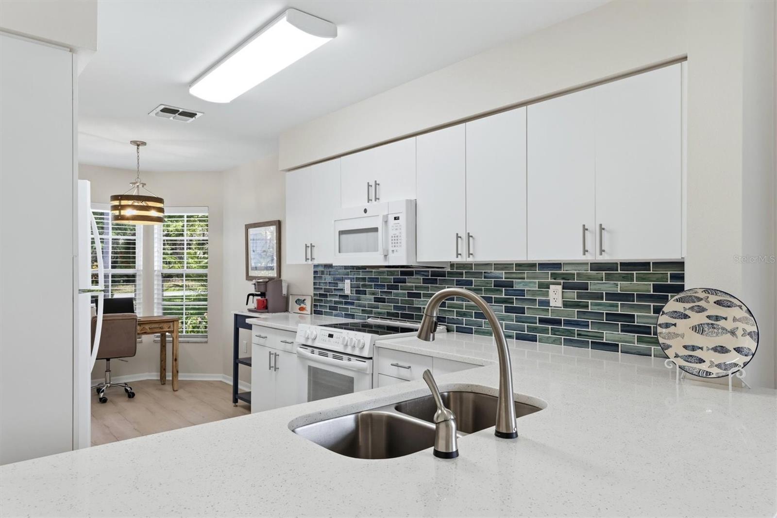 Image 6 of 45 For 6401 Approach Road 32