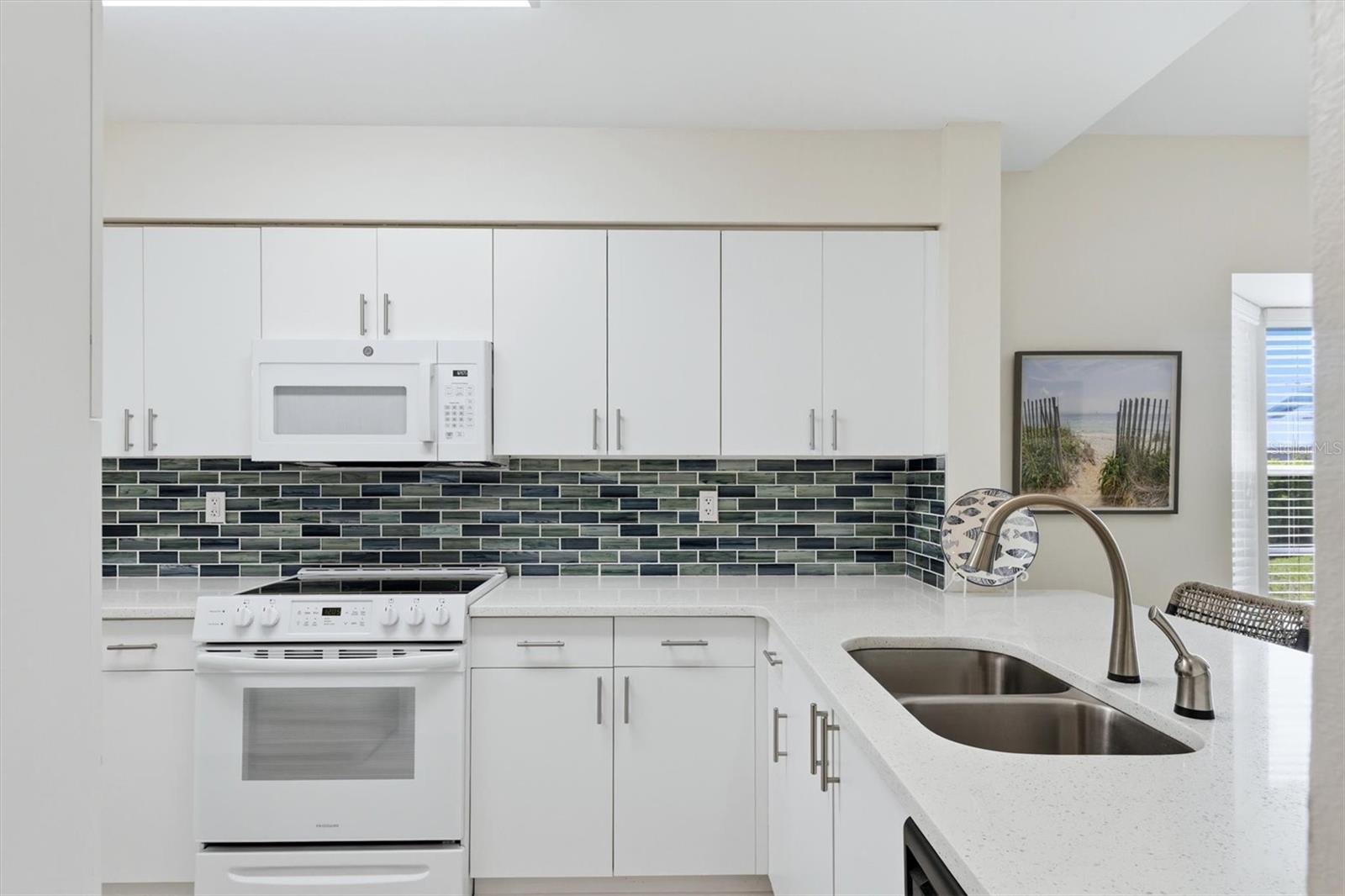 Image 7 of 45 For 6401 Approach Road 32