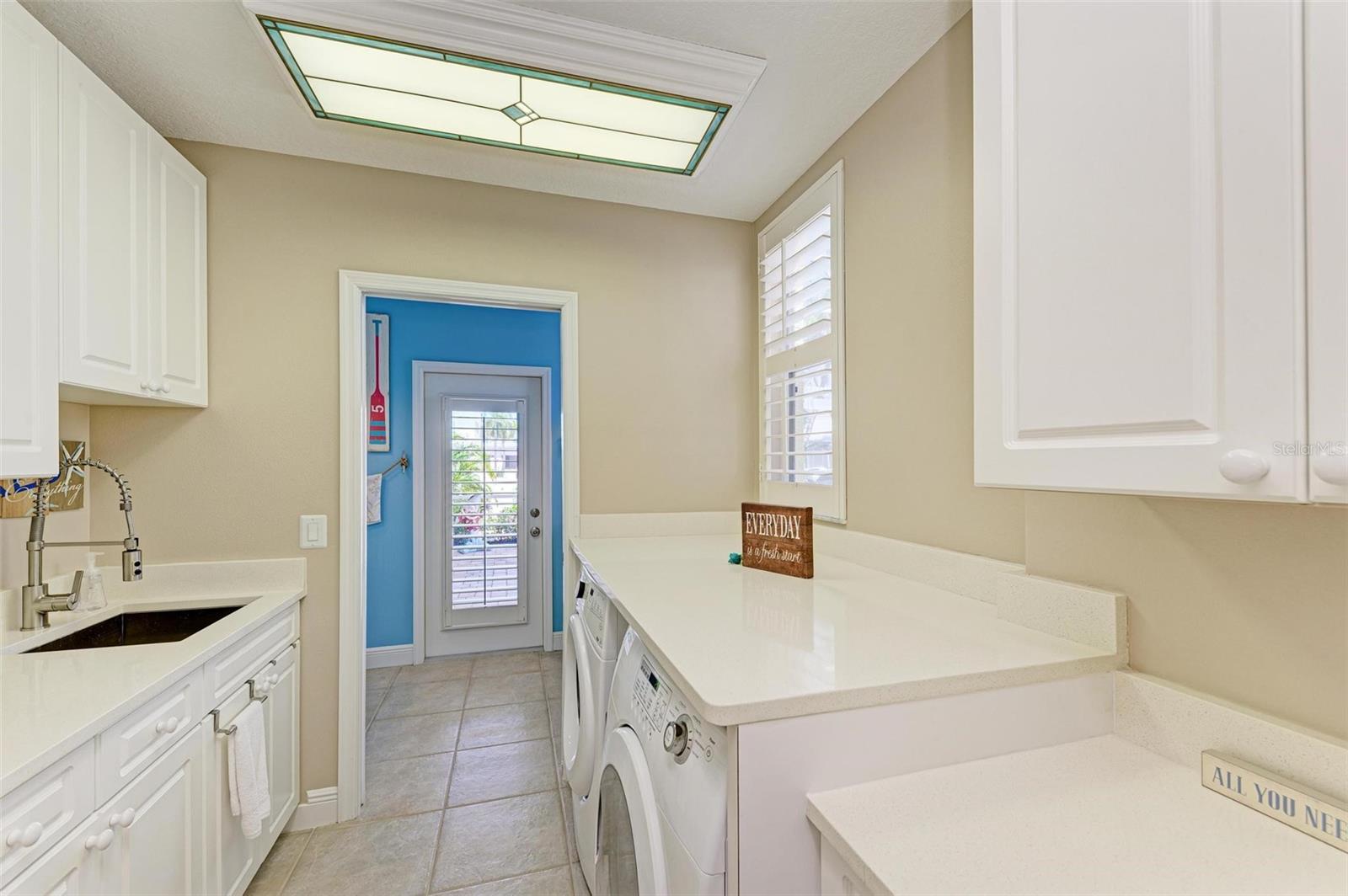 Image 19 of 68 For 4527 Blue Marlin Drive