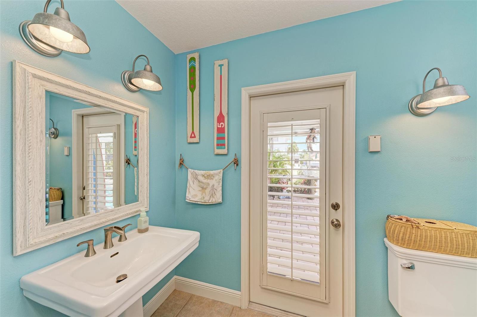 Image 20 of 68 For 4527 Blue Marlin Drive