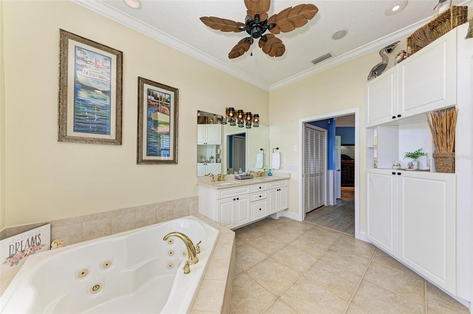 Image 27 of 68 For 4527 Blue Marlin Drive