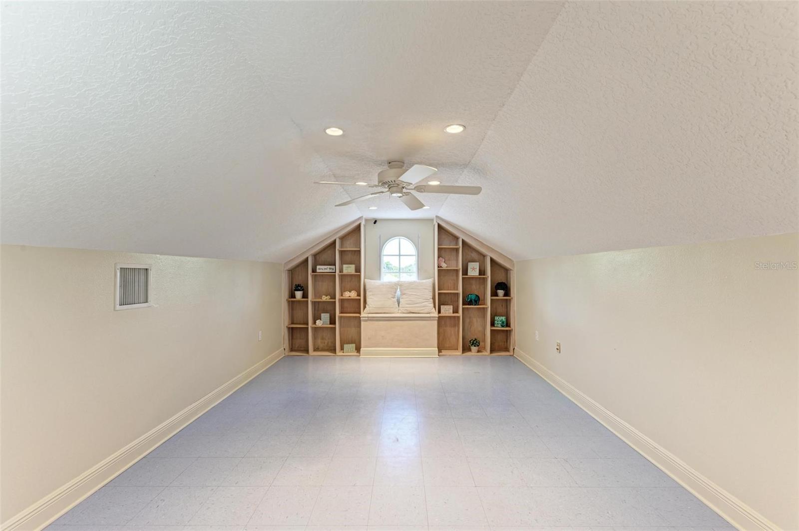 Image 40 of 68 For 4527 Blue Marlin Drive