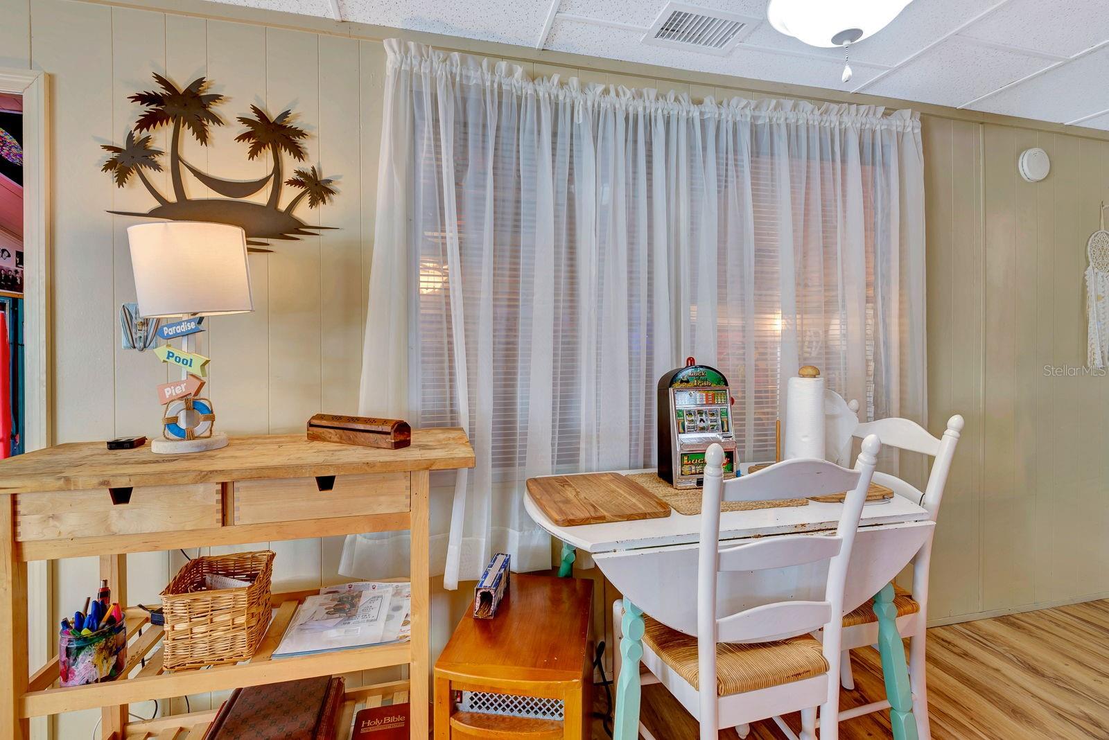 Image 16 of 27 For 515 50th Avenue Terrace W