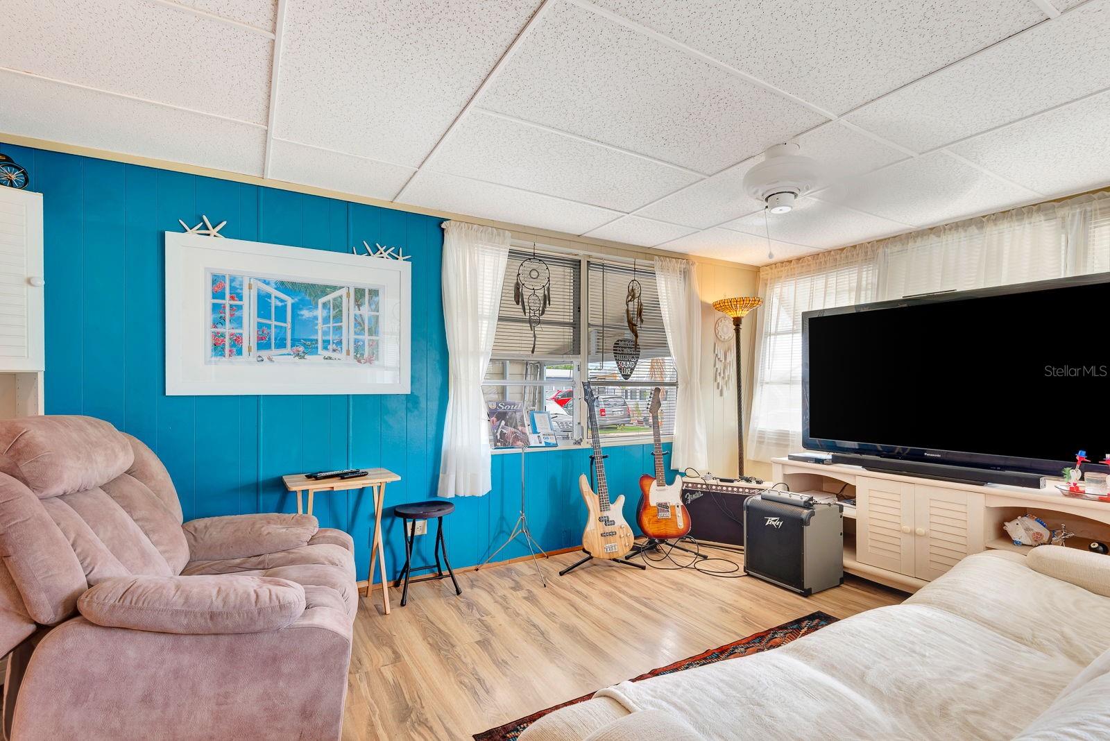 Image 17 of 27 For 515 50th Avenue Terrace W