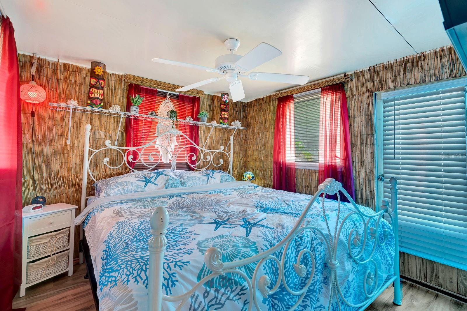 Image 7 of 27 For 515 50th Avenue Terrace W