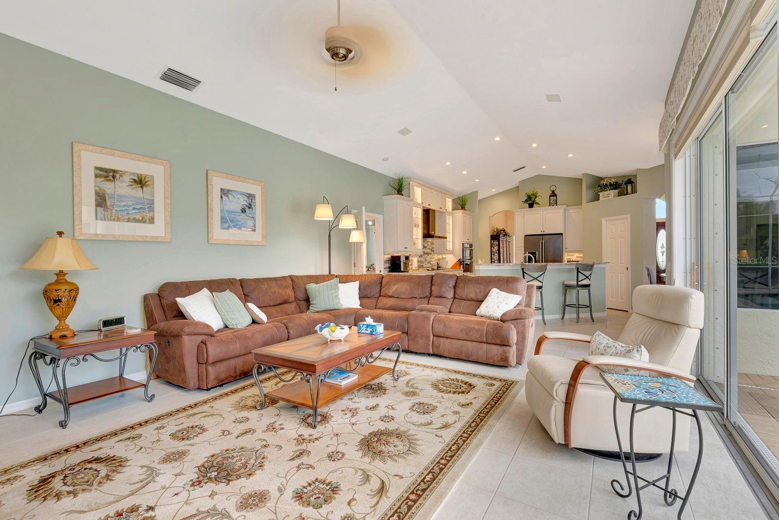 Image 18 of 49 For 10005 Cherry Hills Avenue Circle