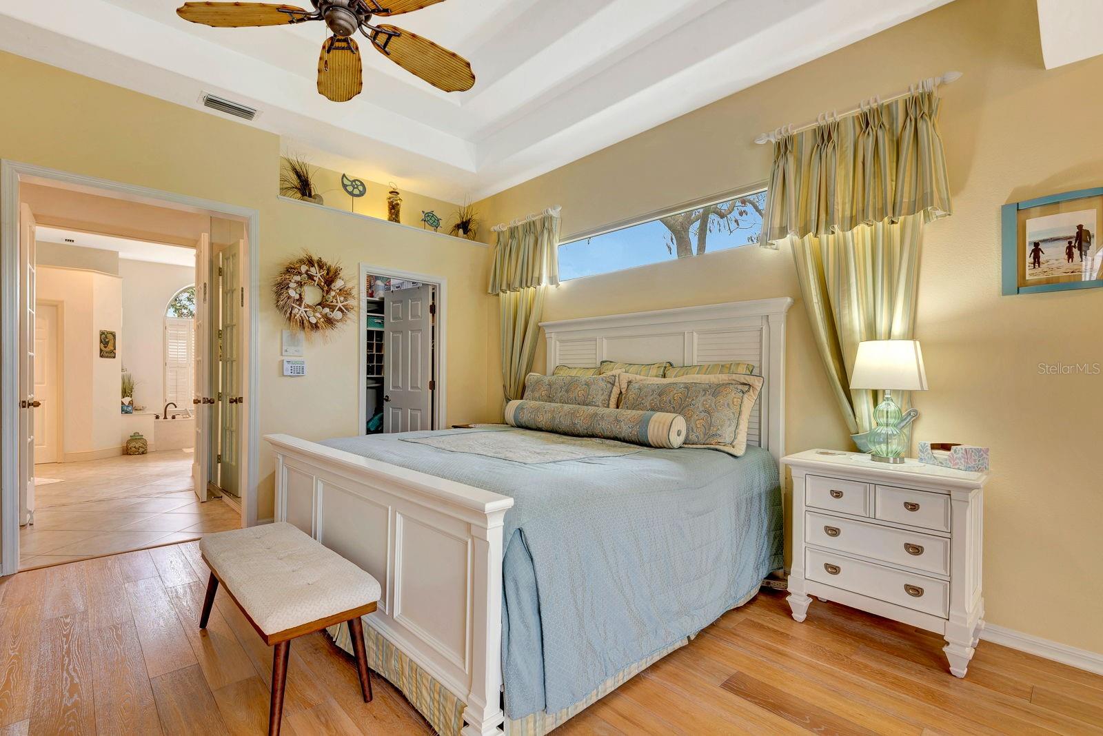 Image 21 of 49 For 10005 Cherry Hills Avenue Circle