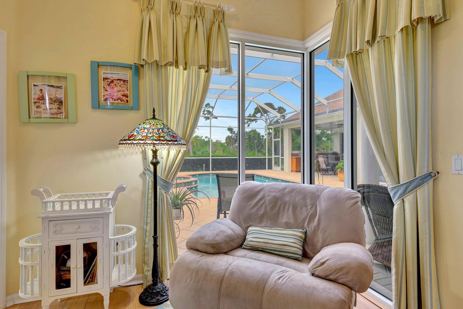 Image 22 of 49 For 10005 Cherry Hills Avenue Circle