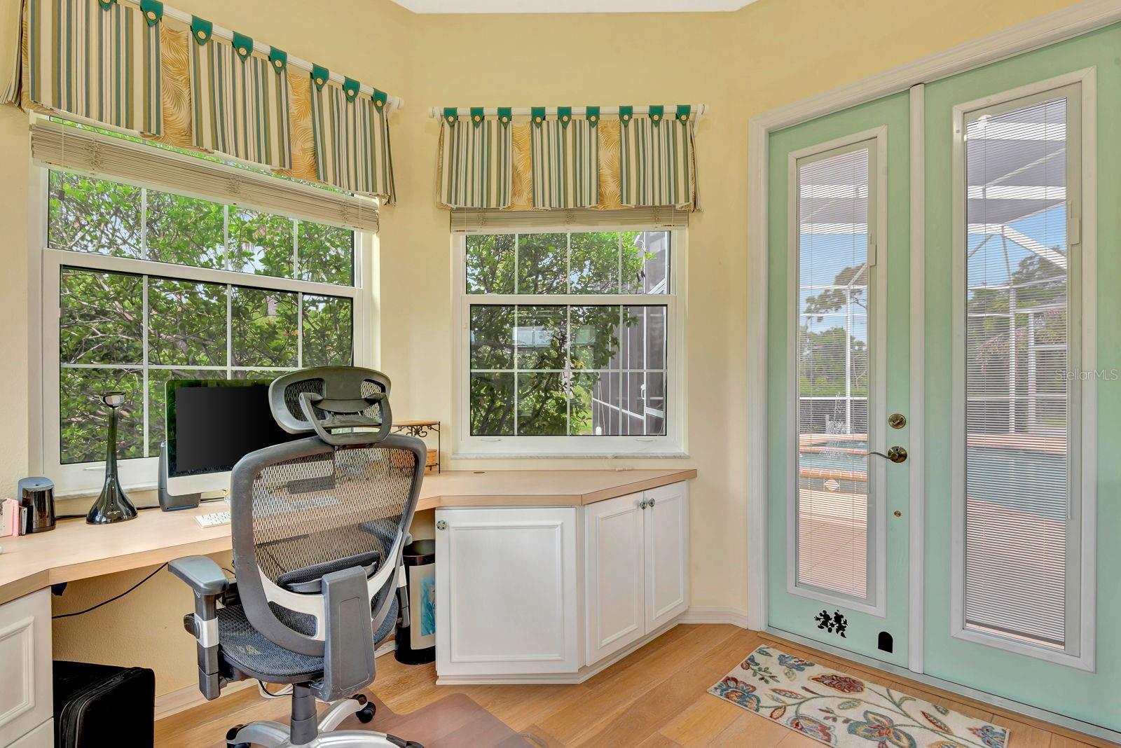 Image 23 of 49 For 10005 Cherry Hills Avenue Circle