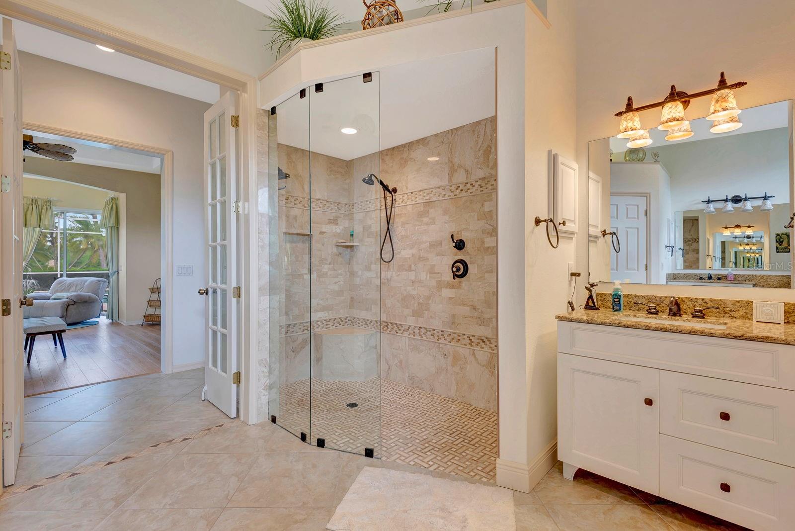 Image 25 of 49 For 10005 Cherry Hills Avenue Circle