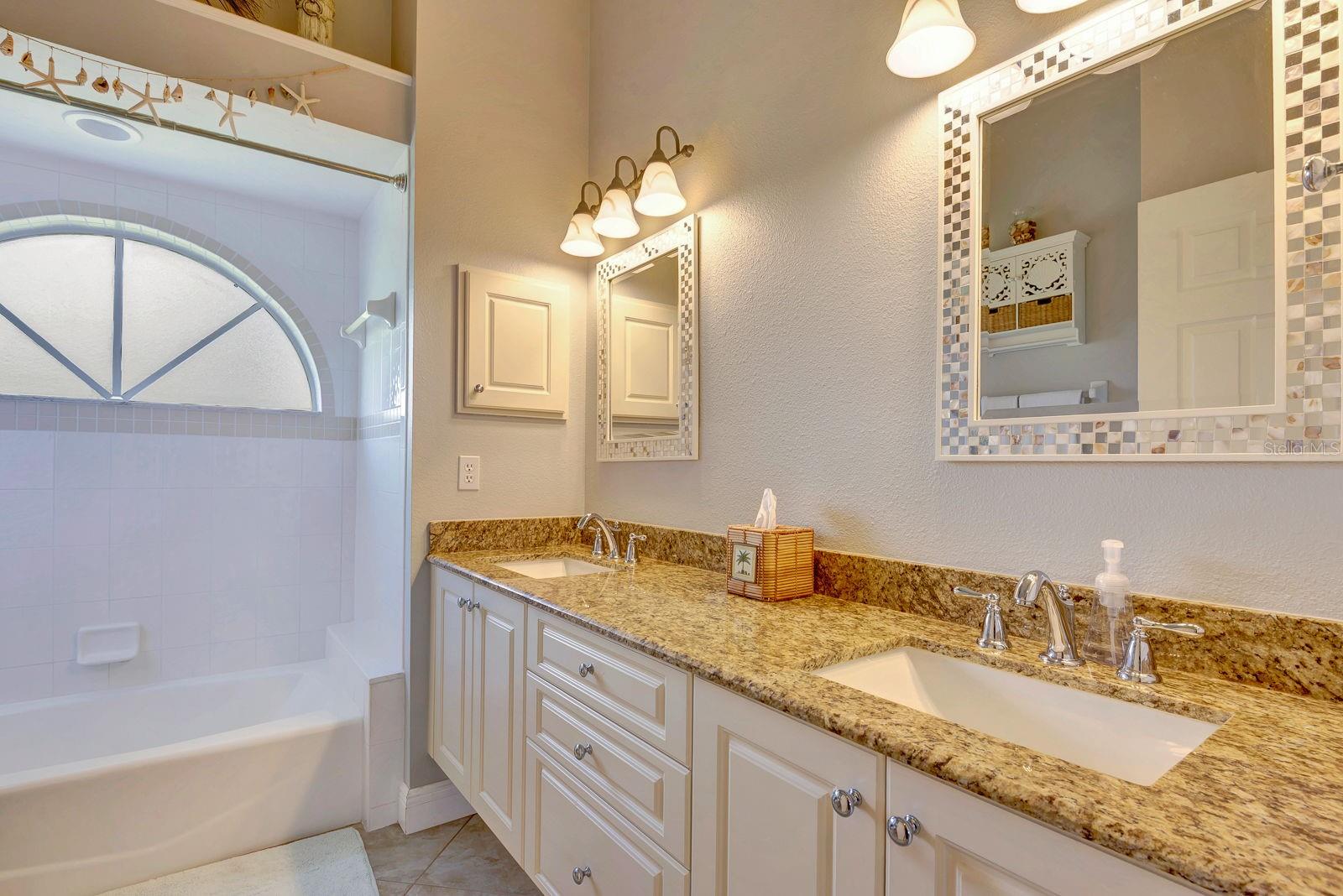 Image 33 of 49 For 10005 Cherry Hills Avenue Circle