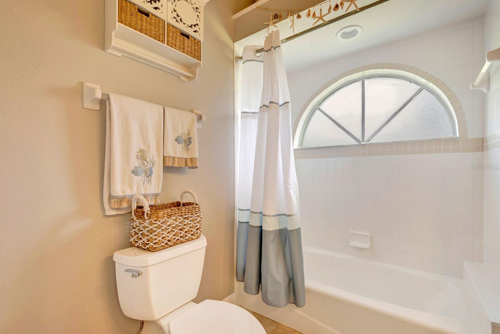 Image 34 of 49 For 10005 Cherry Hills Avenue Circle