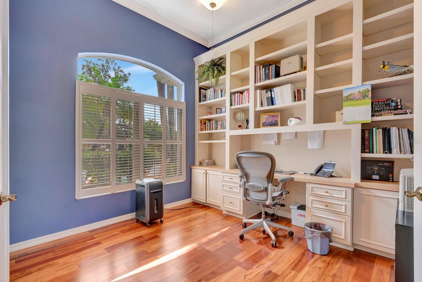 Image 7 of 49 For 10005 Cherry Hills Avenue Circle