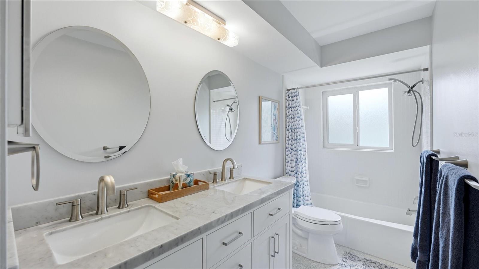 Image 22 of 50 For 2486 Breakwater Circle