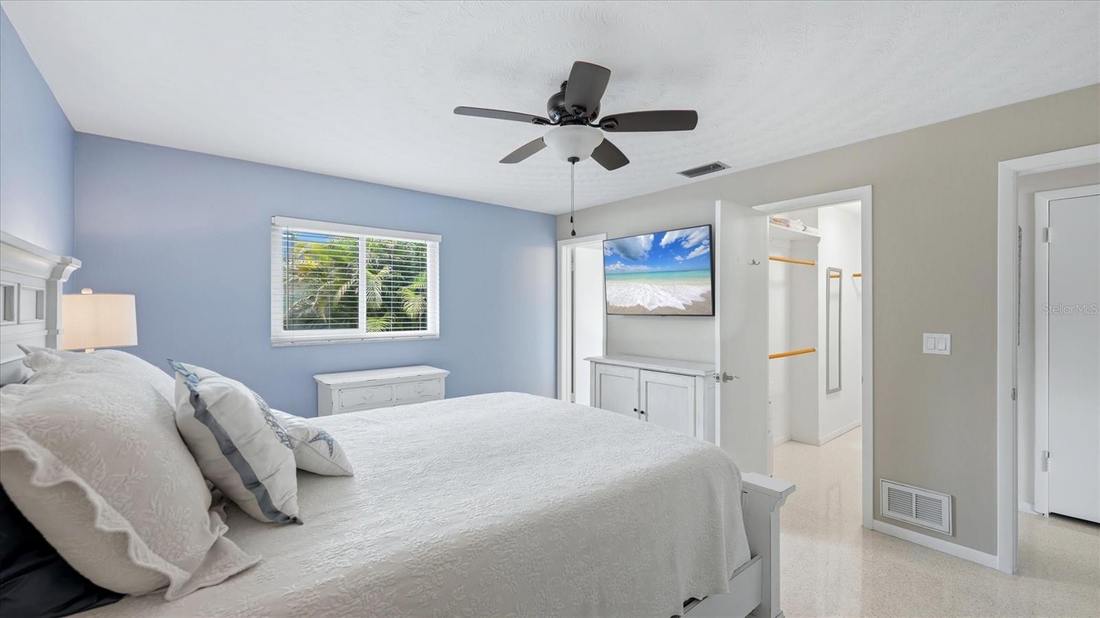 Image 26 of 50 For 2486 Breakwater Circle