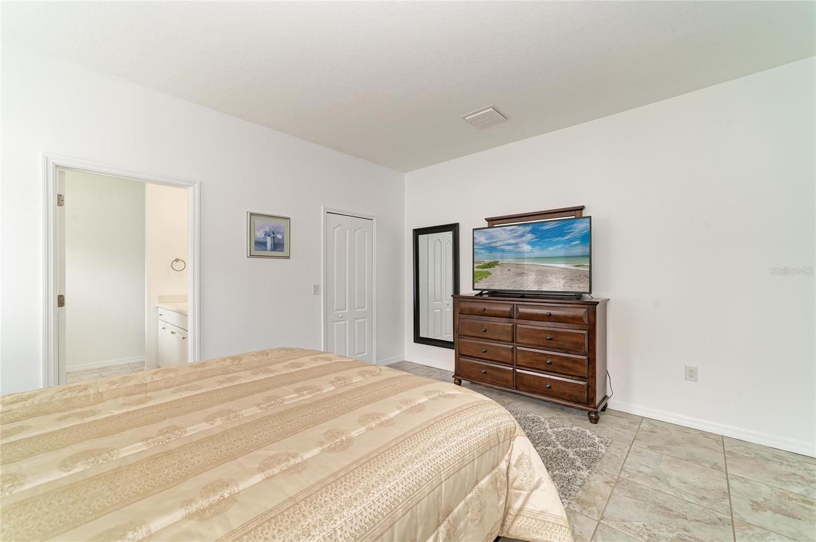 Image 25 of 44 For 4650 Woodbrook Drive