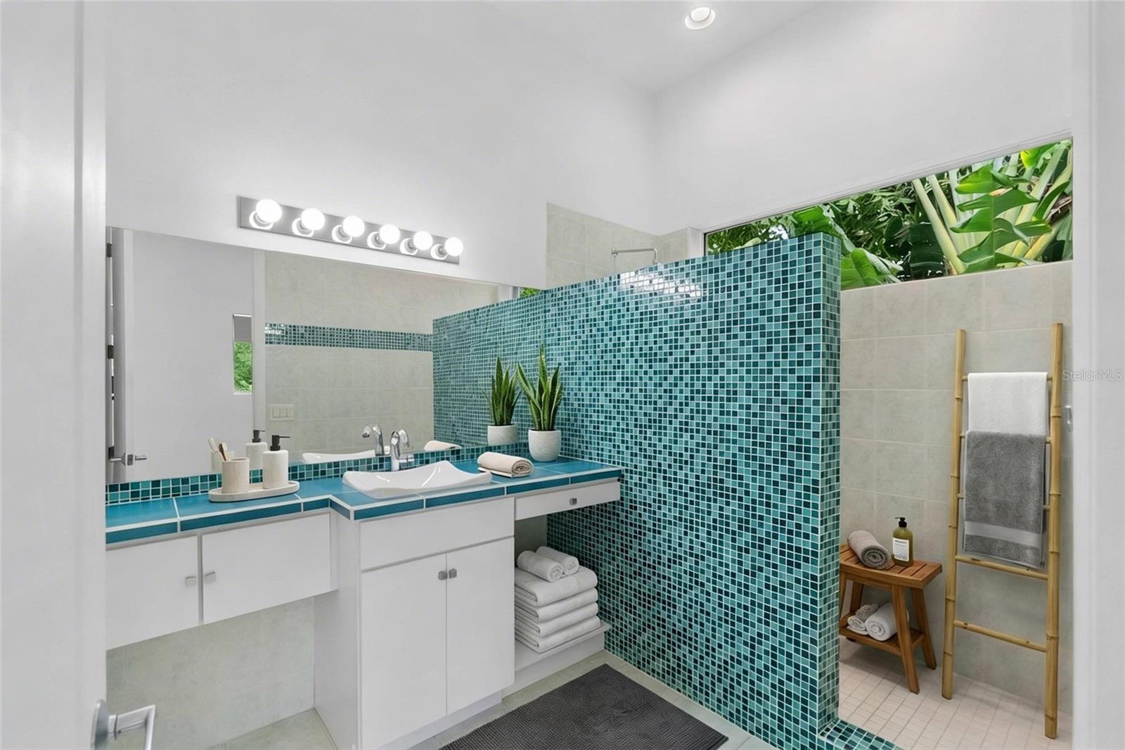 Image 24 of 39 For 1751 Hawthorne Street