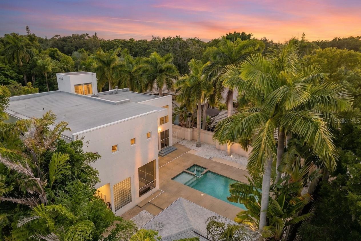 Image 4 of 39 For 1751 Hawthorne Street