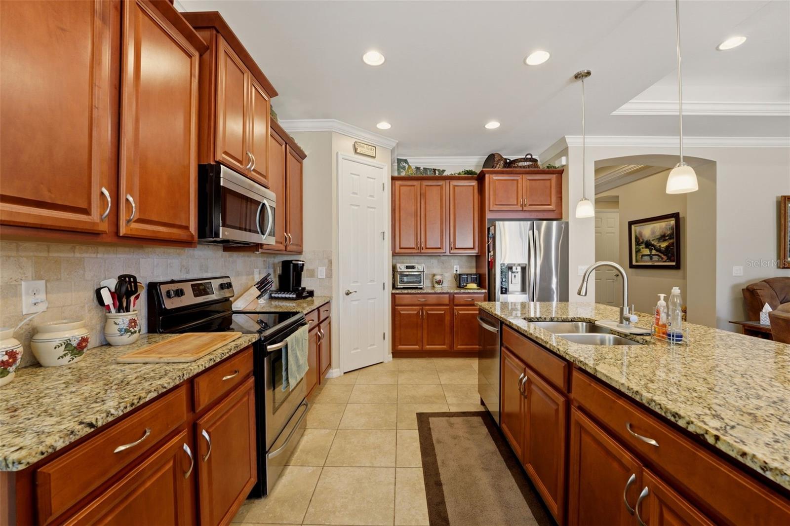 Image 21 of 43 For 11622 Parrotfish Street