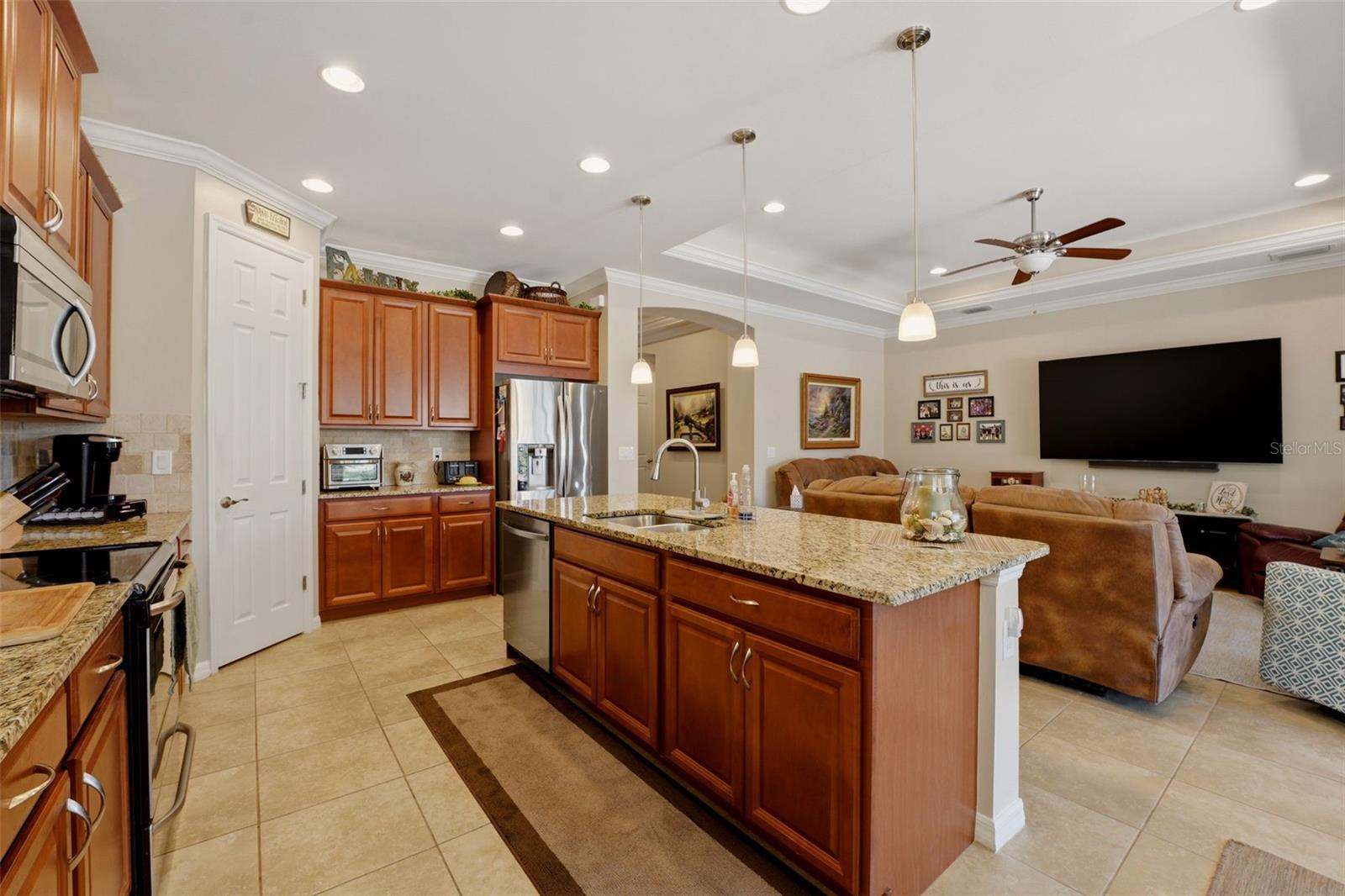 Image 22 of 43 For 11622 Parrotfish Street