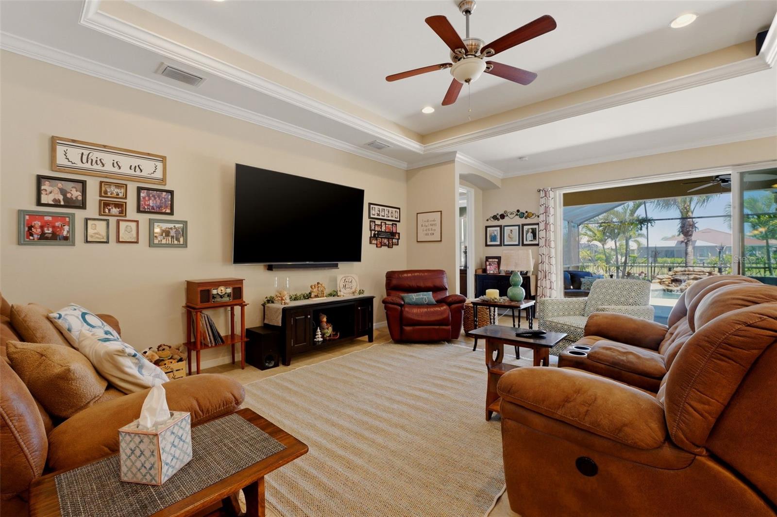 Image 23 of 43 For 11622 Parrotfish Street