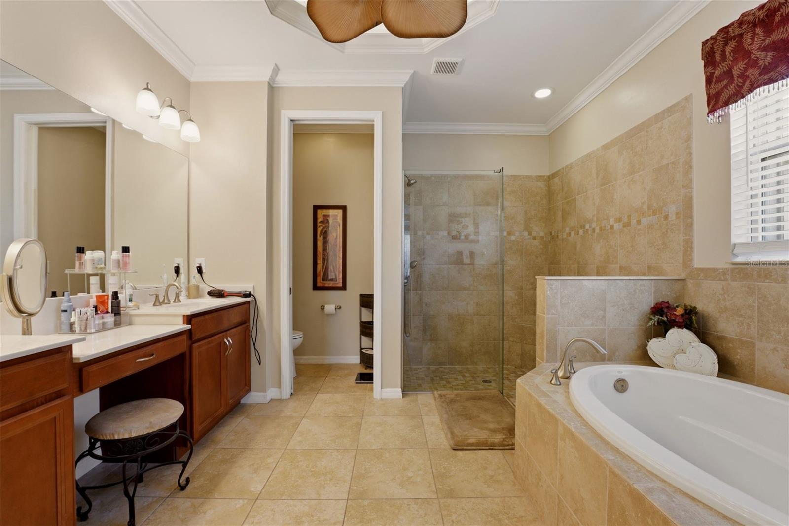 Image 31 of 43 For 11622 Parrotfish Street