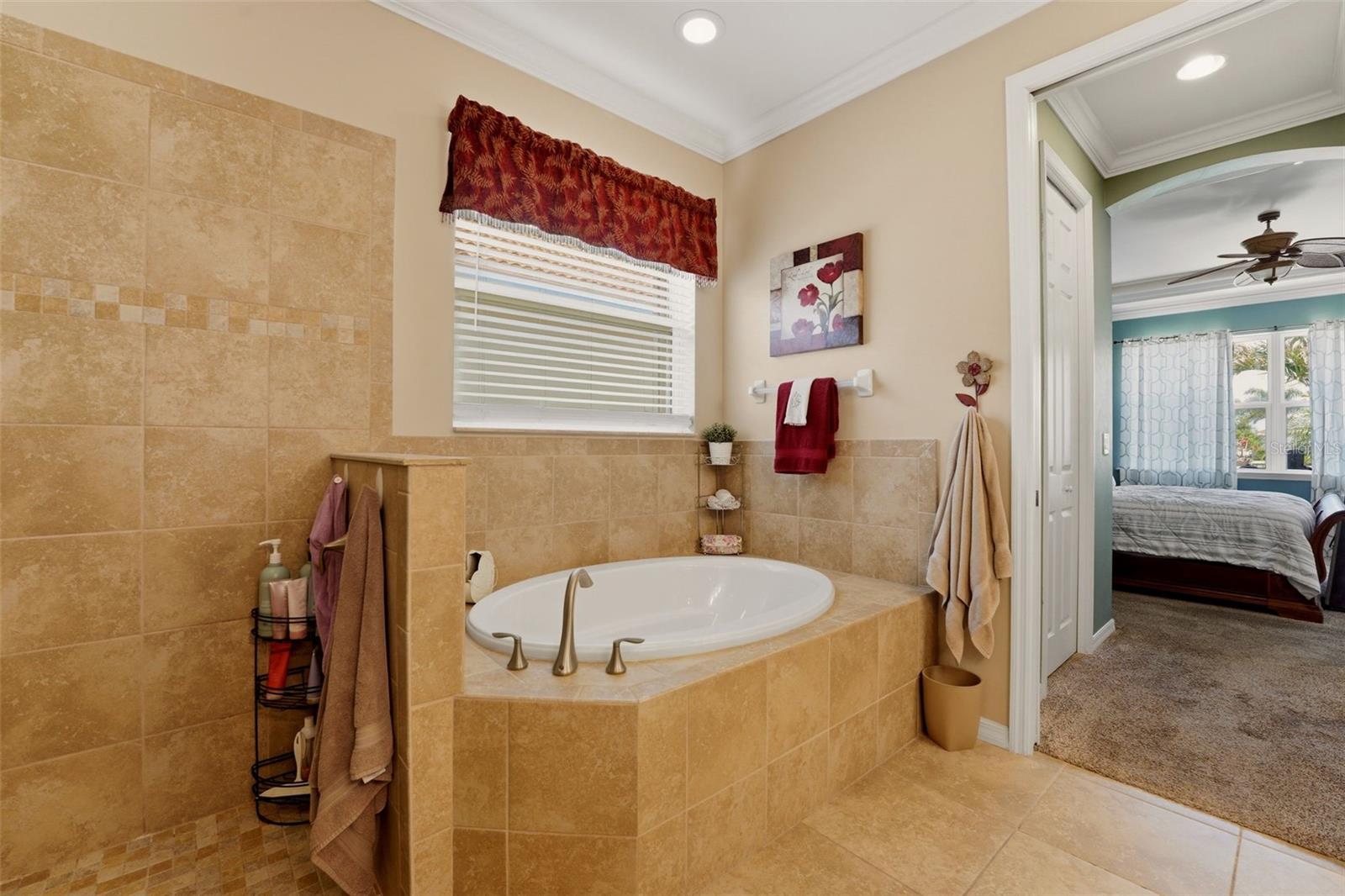 Image 32 of 43 For 11622 Parrotfish Street