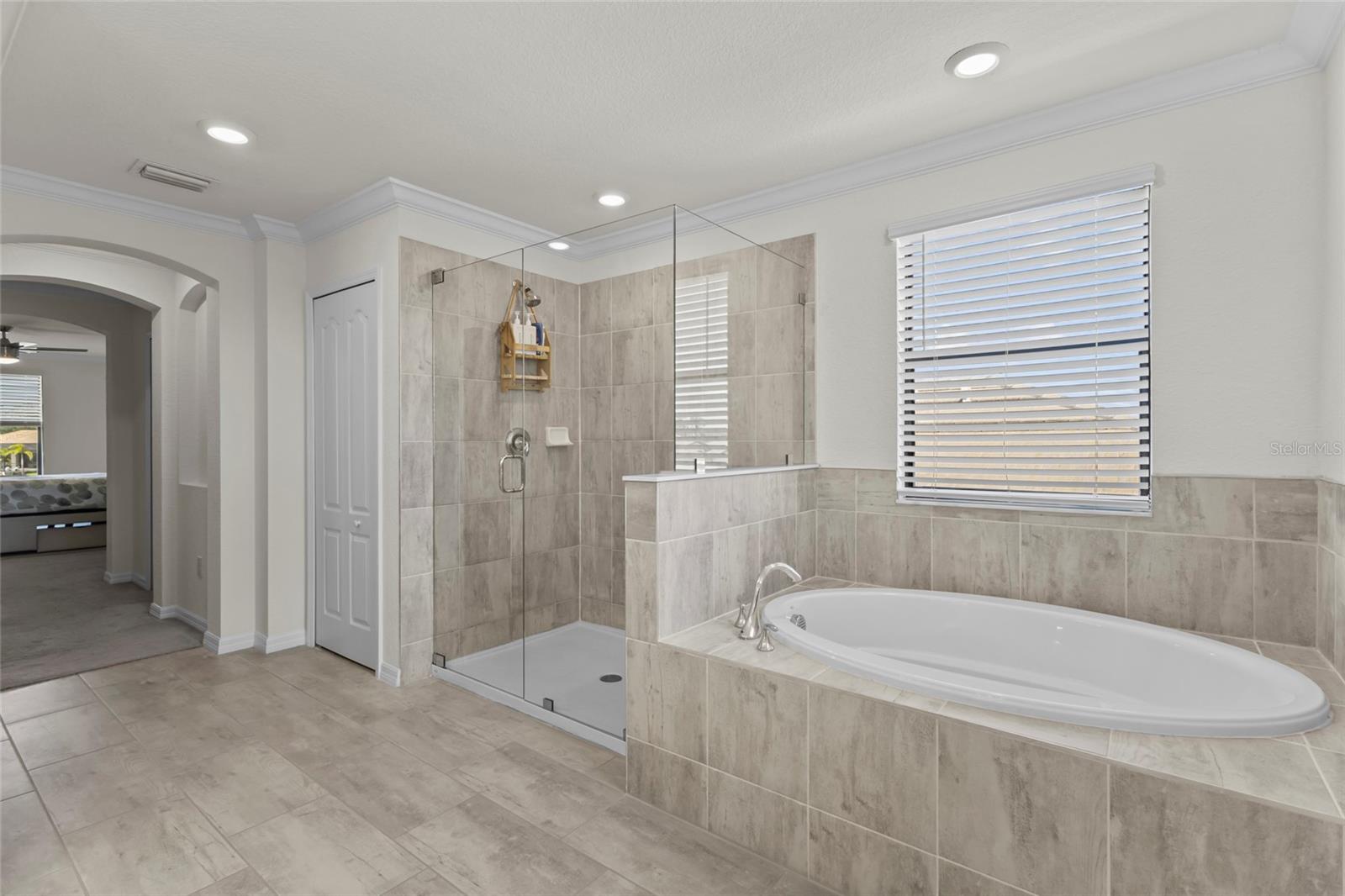 Image 16 of 64 For 6542 Clairborne Lane