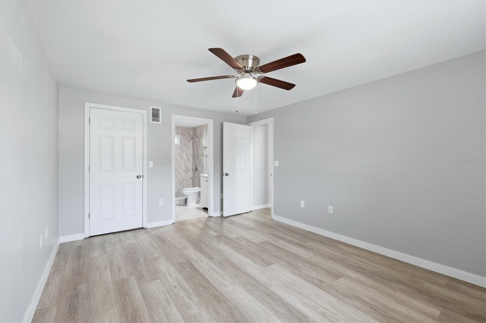 Image 17 of 41 For 2852 Nassau Street