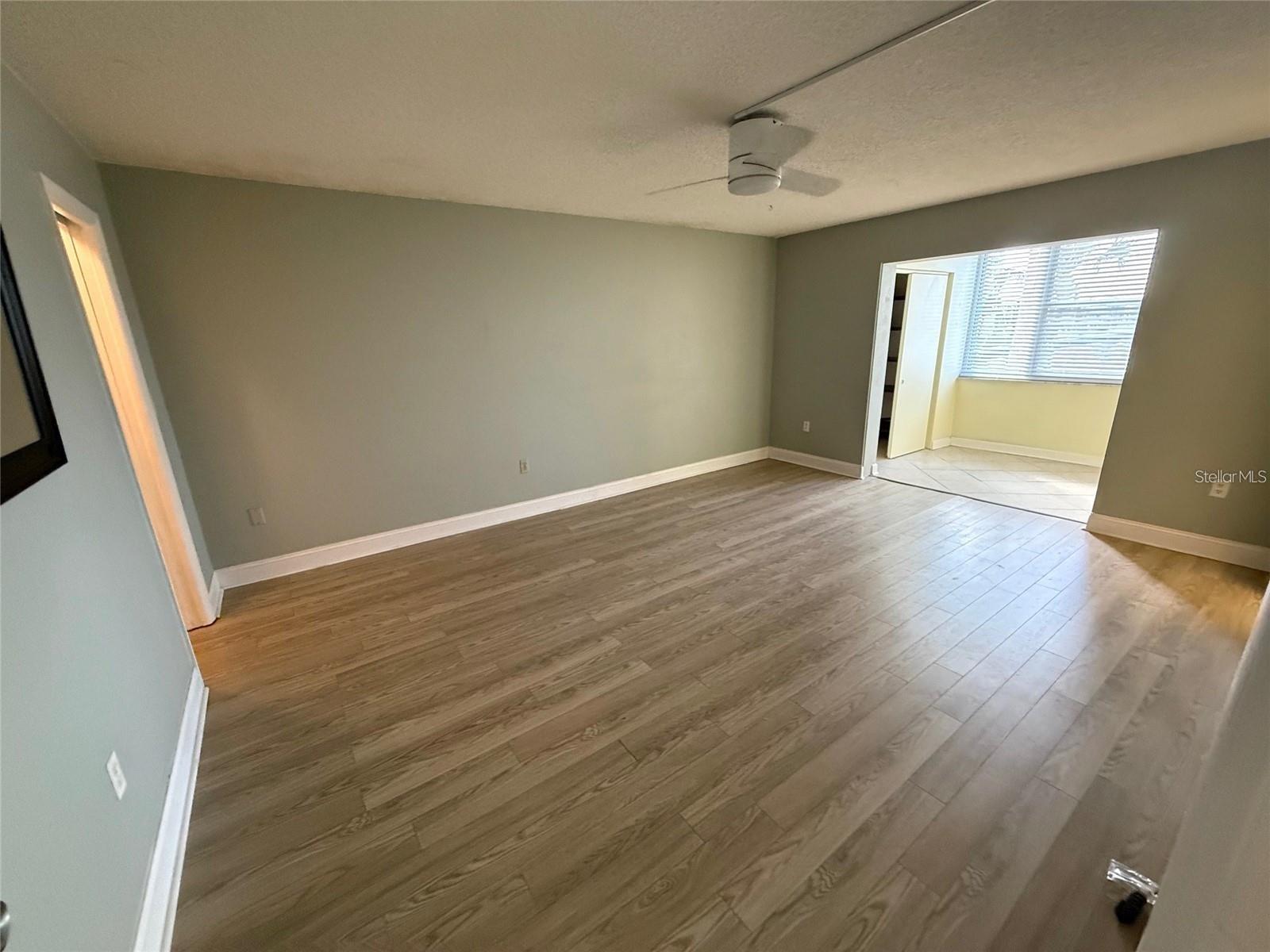 Image 10 of 19 For 4775 Cove Circle 202