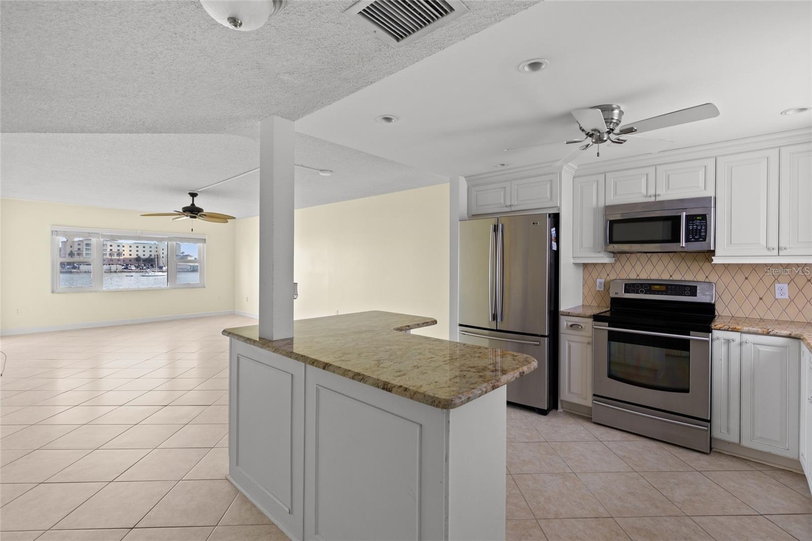 Image 5 of 19 For 4775 Cove Circle 202