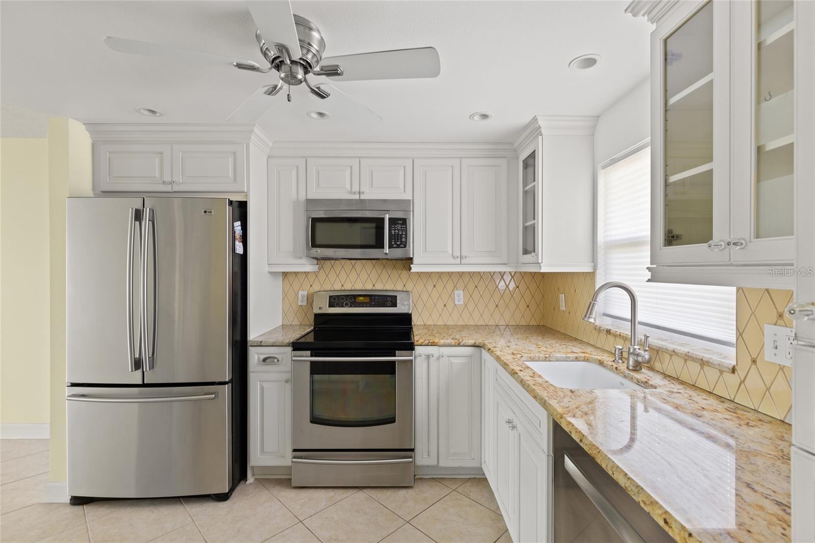 Image 6 of 19 For 4775 Cove Circle 202