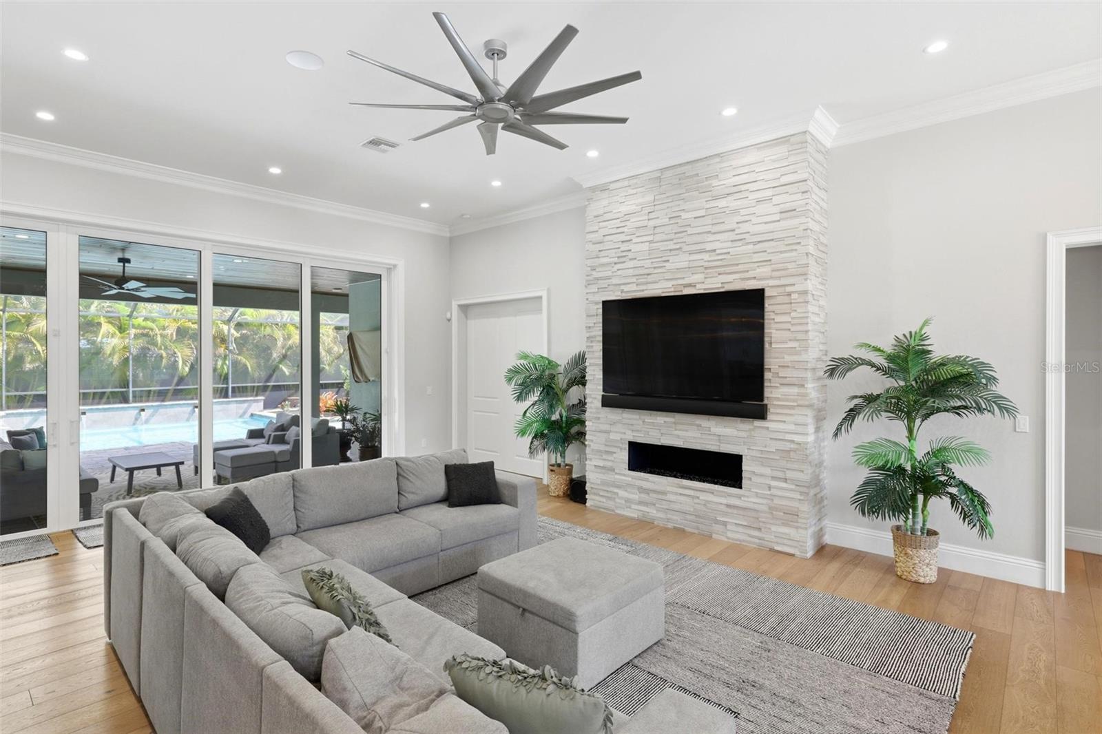 Image 12 of 69 For 1705 Wisconsin Lane