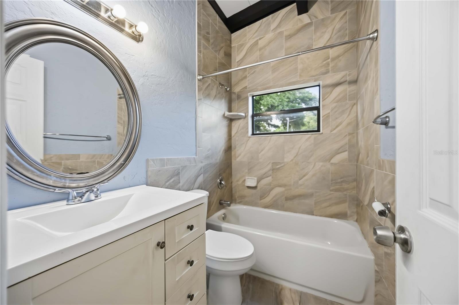 Image 20 of 30 For 2715 Ingot Place