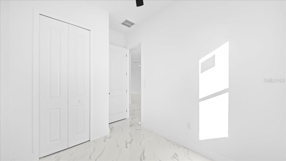 Image 14 of 16 For 1024-1026 Diplomat Parkway E 26