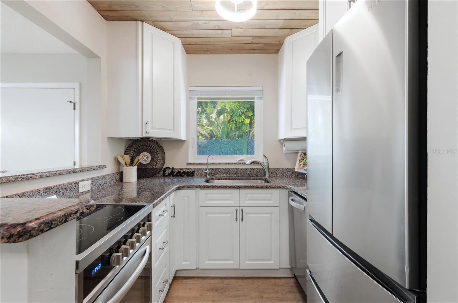 Image 12 of 34 For 405 Menendez Street