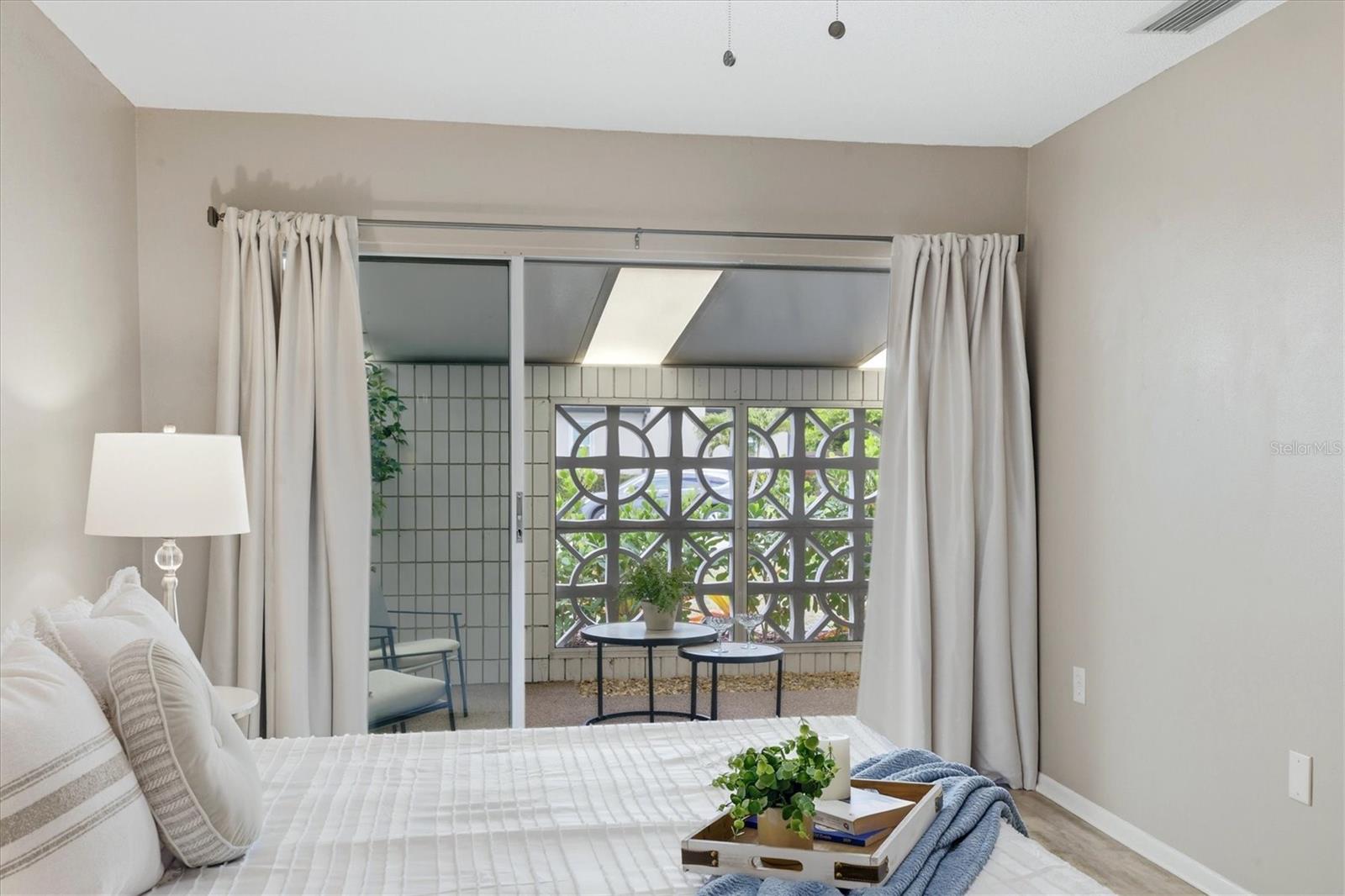 Image 15 of 34 For 405 Menendez Street