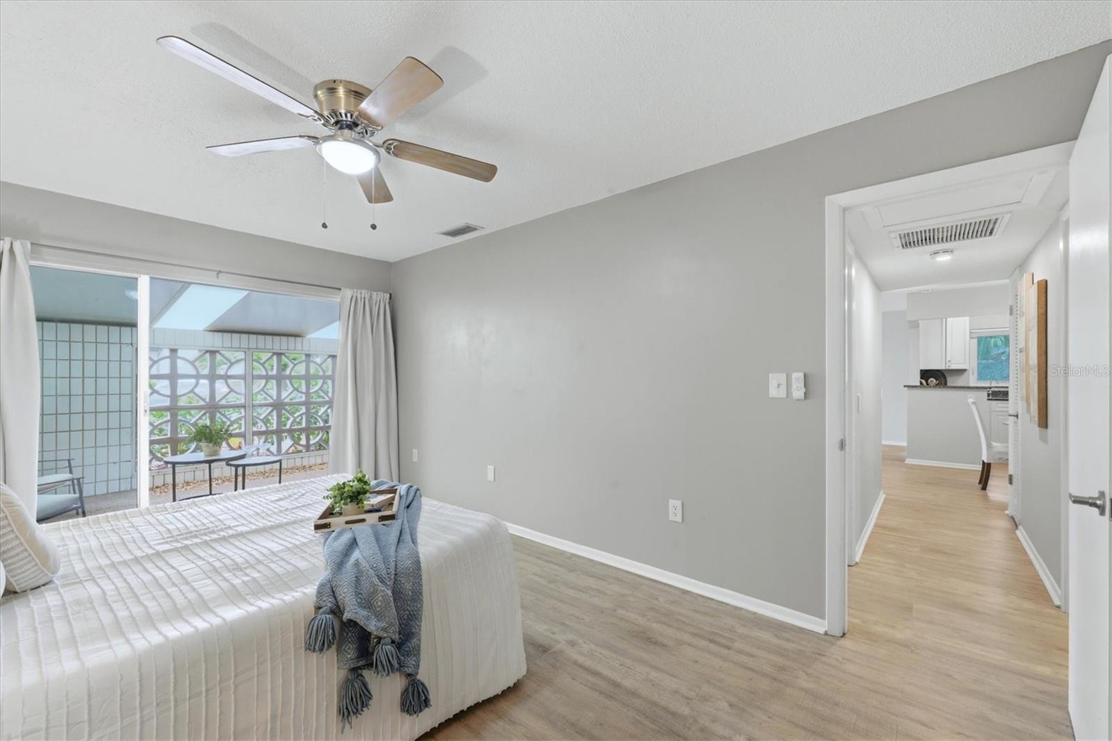 Image 16 of 34 For 405 Menendez Street