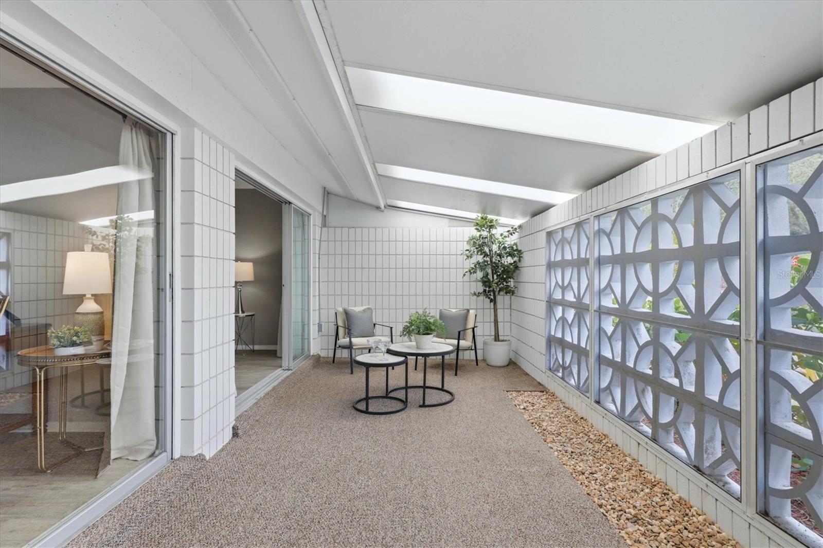 Image 28 of 34 For 405 Menendez Street