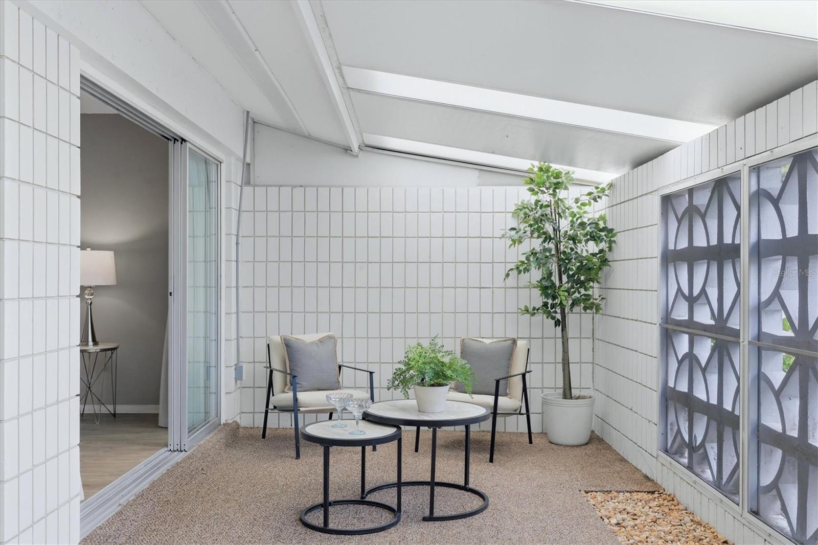 Image 29 of 34 For 405 Menendez Street