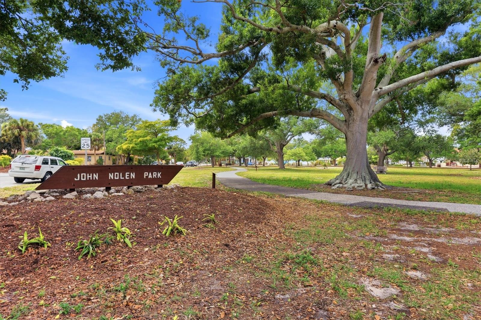 Image 31 of 34 For 405 Menendez Street